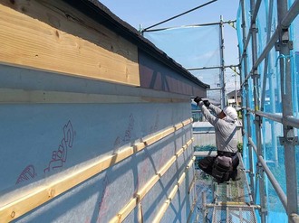 まだまだ続く屋根工事