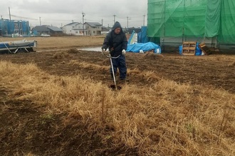 寒空の草刈り