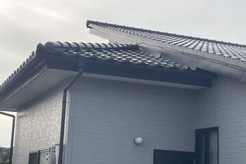 
              屋根の工事