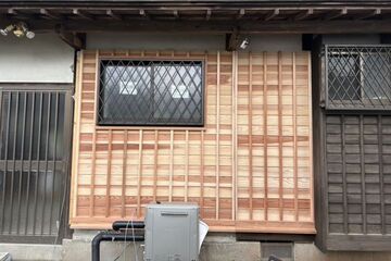 
              下見板張り
